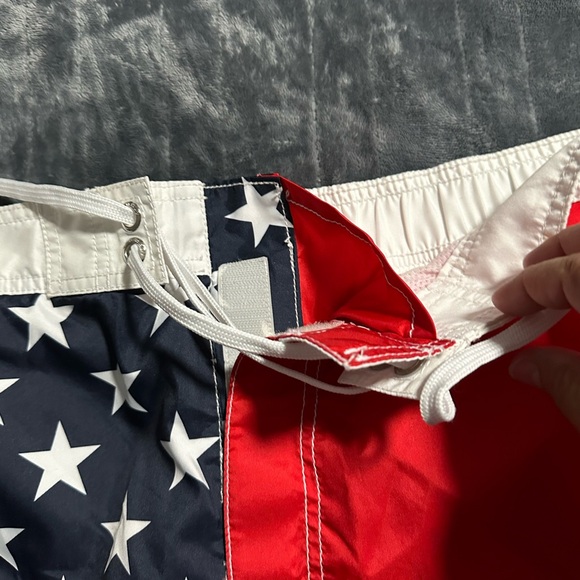 Men’s Old Navy Swim Surf Trunks Shorts Size 2XL USA Red White Blue Flag. - Picture 4 of 6